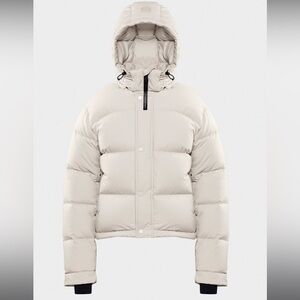 Aritzia The Super Puff™ Shorty - Satin Flex™